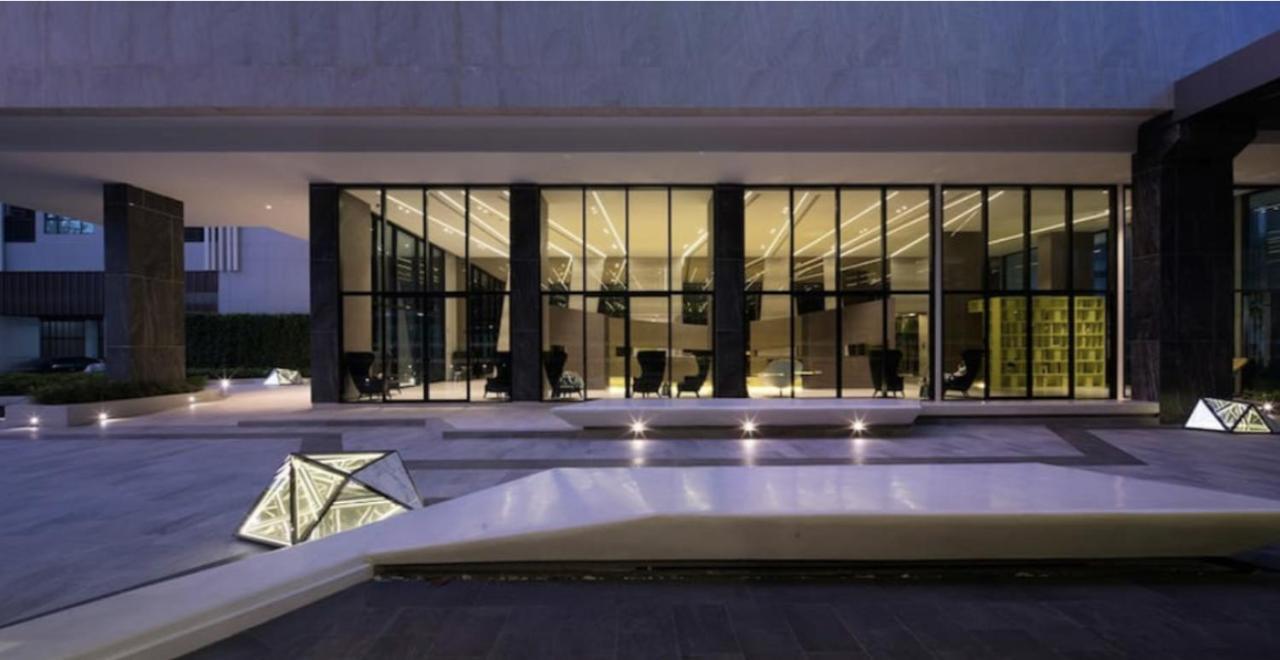 The Base Central Pattaya By Wwc Exterior foto